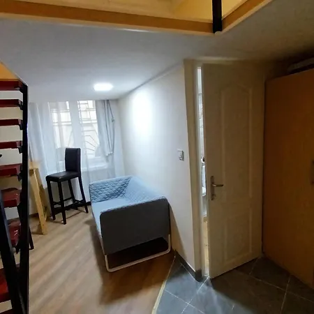 Melden Budapeşte